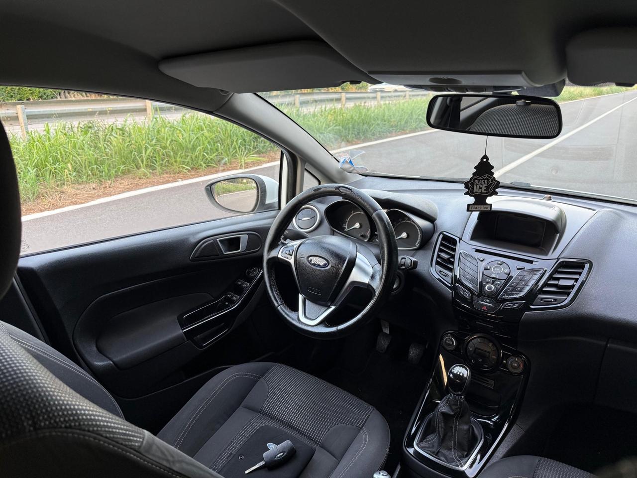 Ford Fiesta 1.5 TDCi 75CV 5 porte Titanium