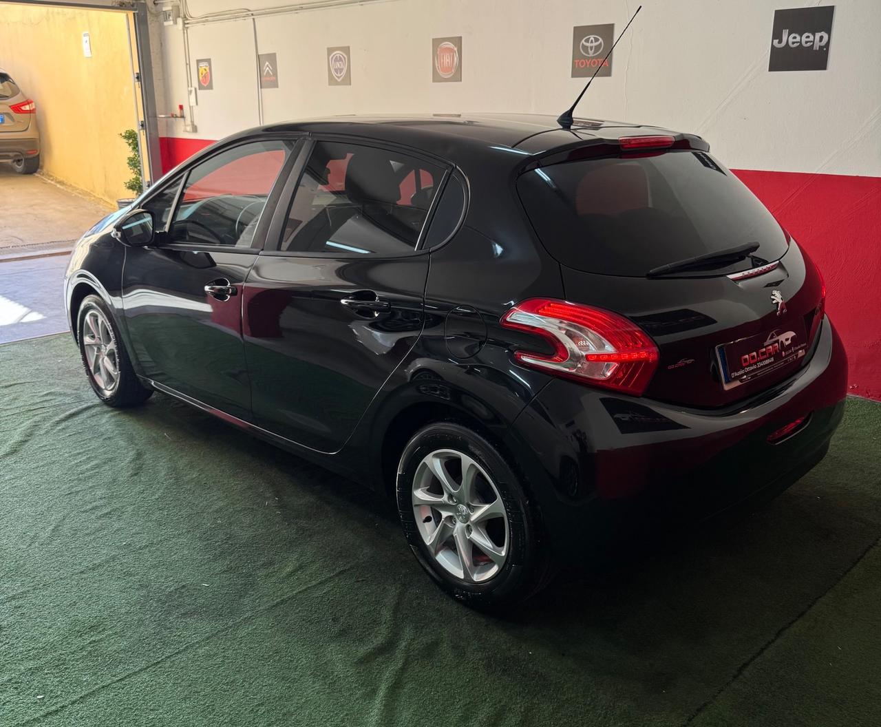 Peugeot 208 1.4 HDi 68 CV 5 porte Access