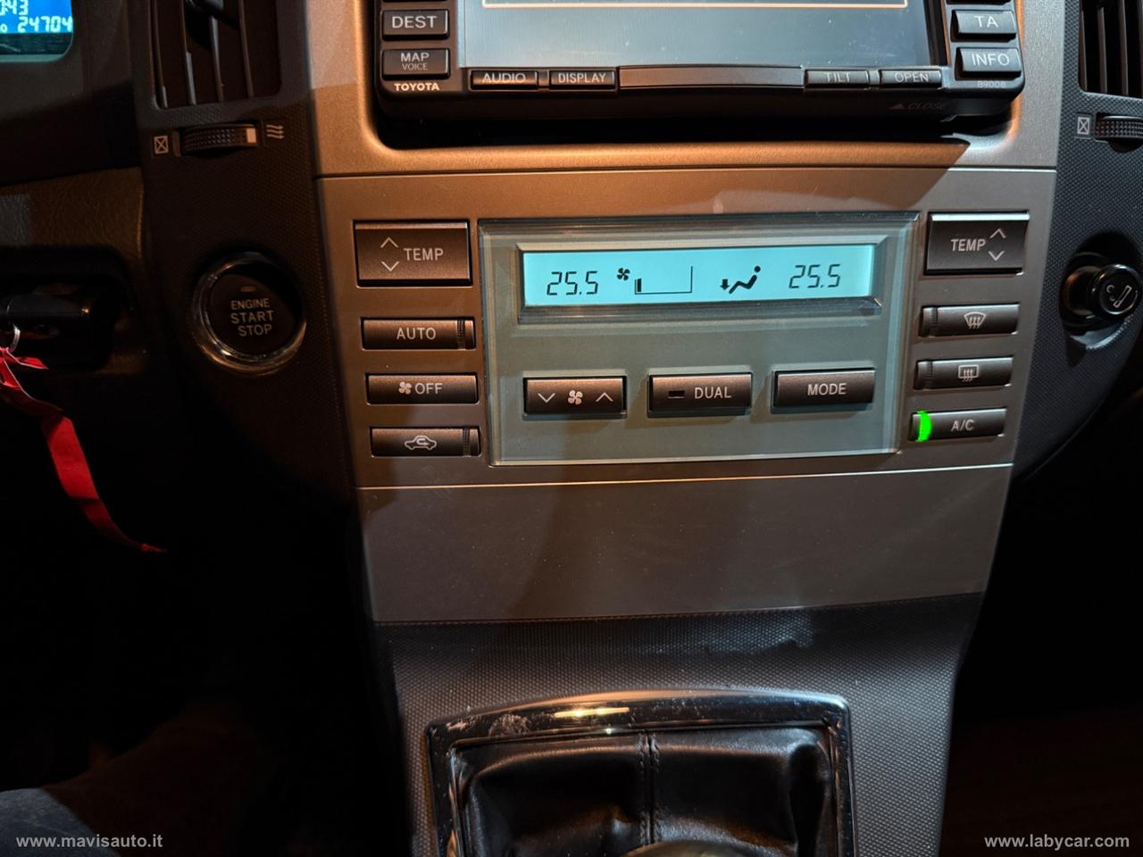 TOYOTA Corolla Verso 2.2 16V D-4D D-Cat 7pti 7P.