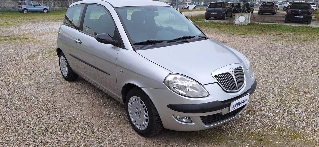 Lancia Ypsilon 1.2 Oro