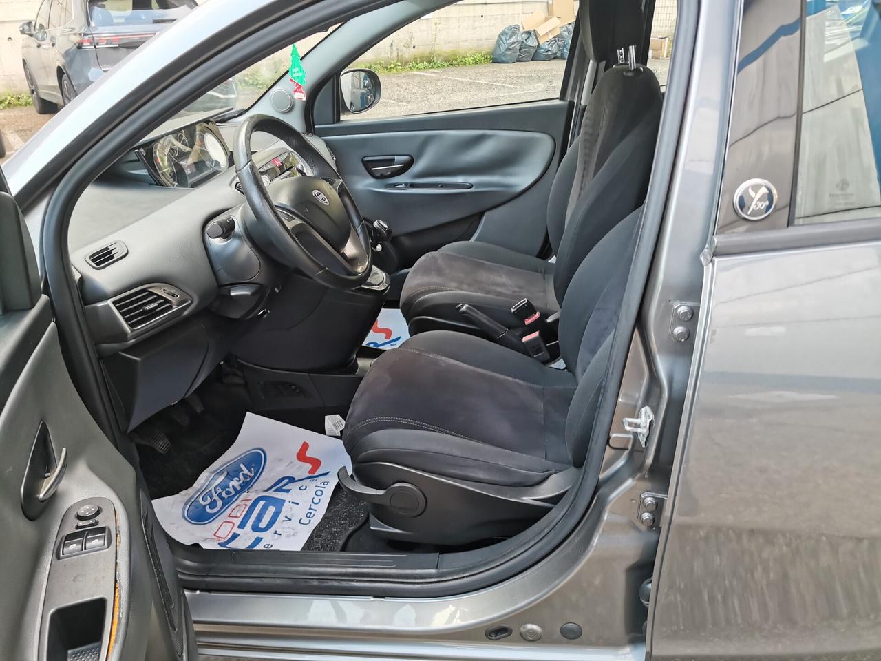 Lancia Ypsilon 0.9 TwinAir 85 CV 5 porte Metano Ecochic 30th Ann.