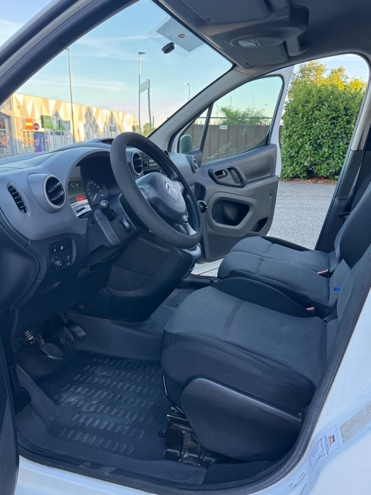 Citroen Berlingo 1.6DIESEL 228000km 3 posti