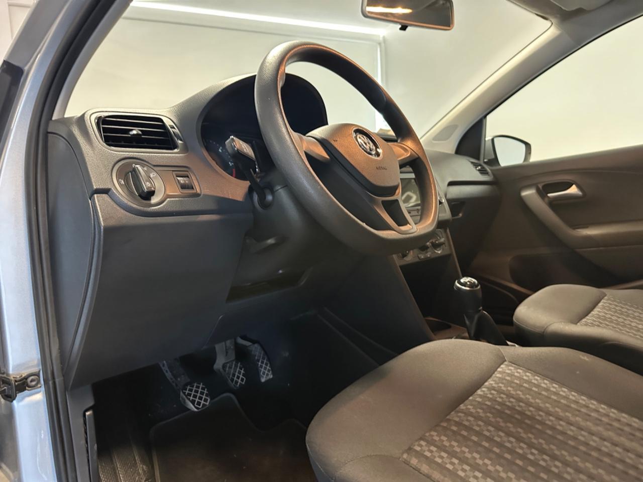 VOLKSWAGEN POLO 1.4 TDI 75CV NEOPATENTATI G.TRAINO GARANZIA