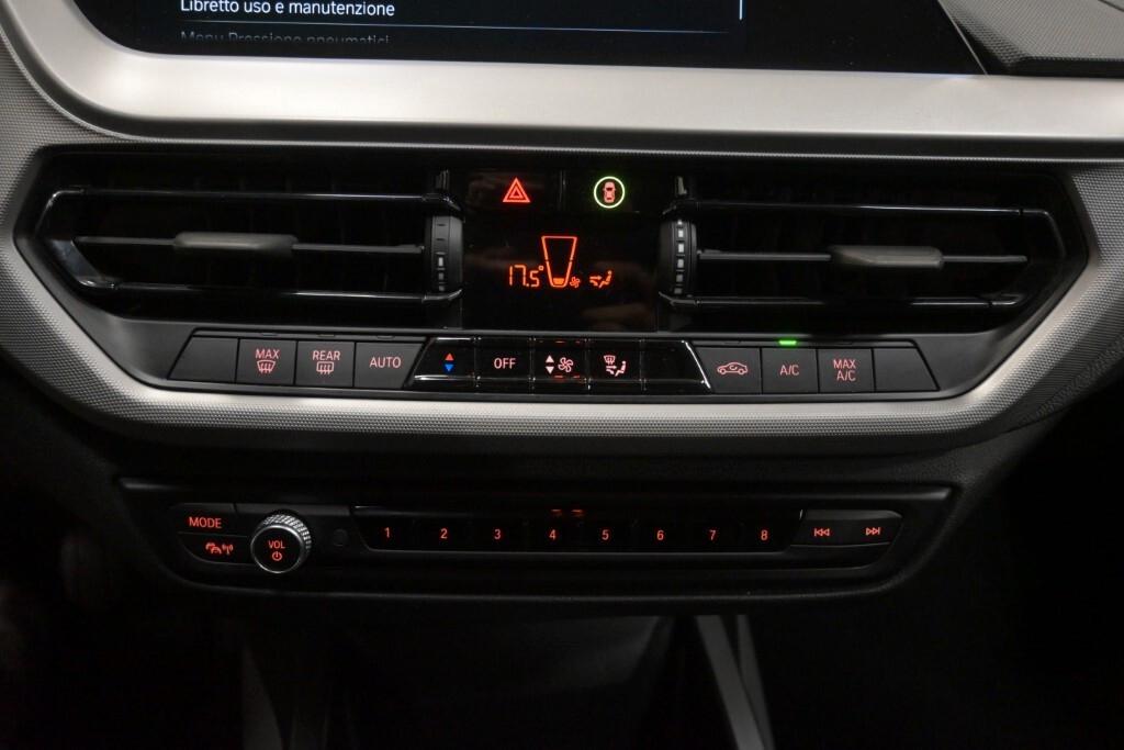 Bmw 116 116d 5p. Business Advantage