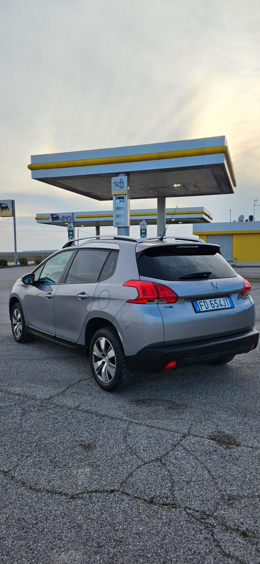 Peugeot 2008 BlueHDi 100 Allure