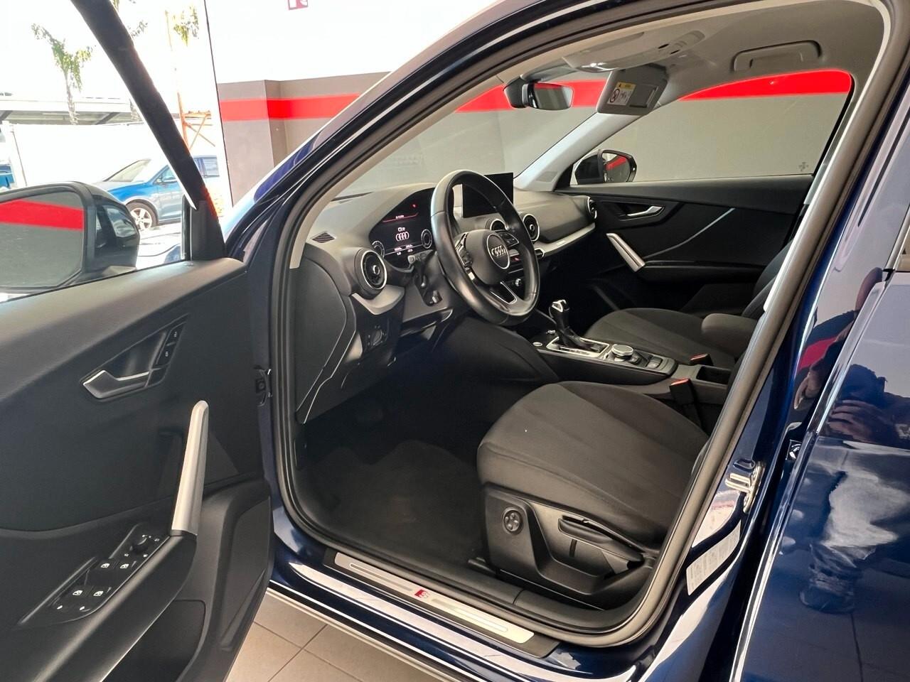 Audi Q2 30 TDI S tronic Identity Black