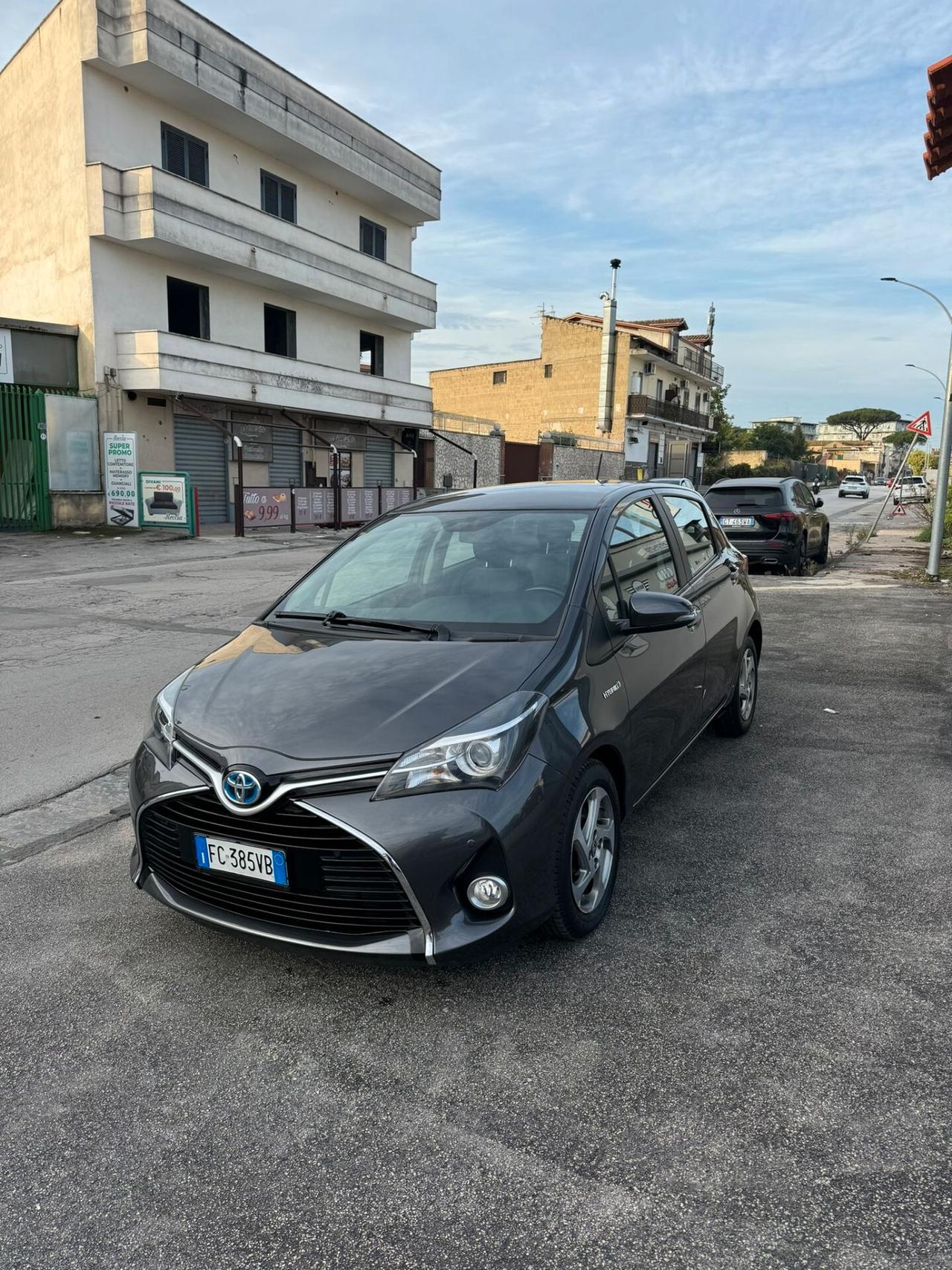 Toyota Yaris 1.5 Hybrid 5 porte Active lounge pack