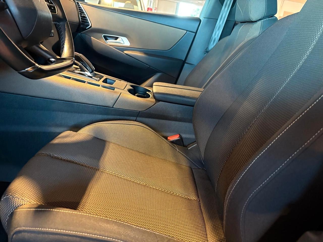 Ds DS 7 Crossback GRAND CHIC BlueHDi 180 aut. SPOTICAR