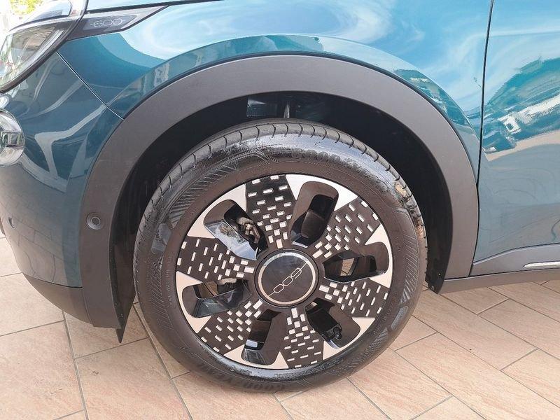 FIAT 600 Hybrid MHEV La Prima