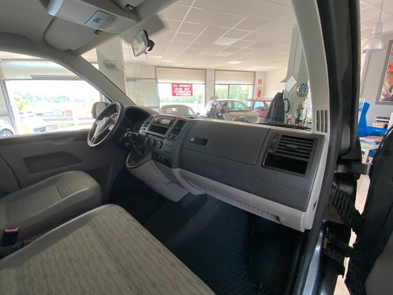 Volkswagen Transporter Multivan Caravelle 2.0 Euro 5A 9 Posti
