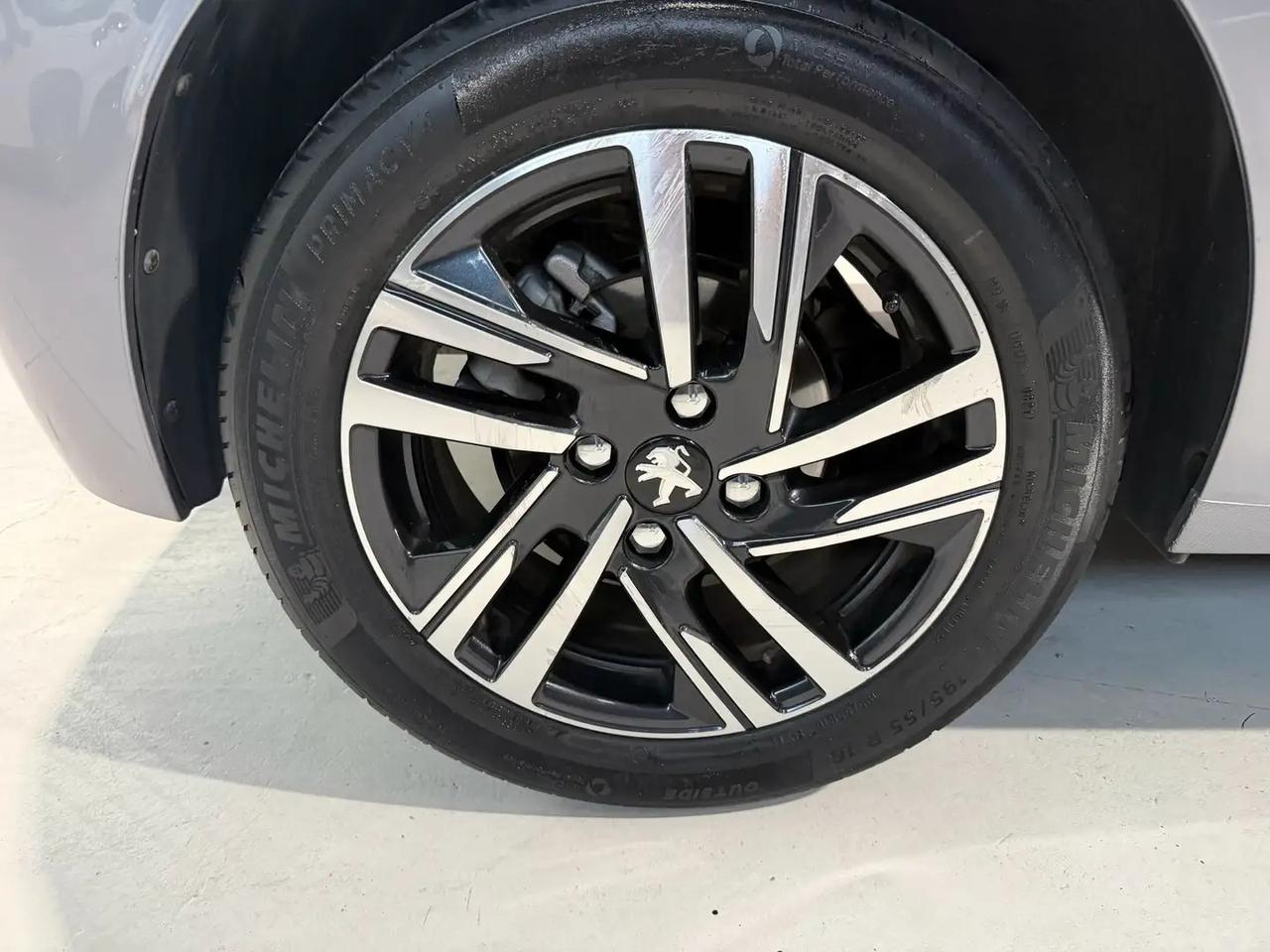 Peugeot 208 1.2 puretech Active Pack s&s 100cv