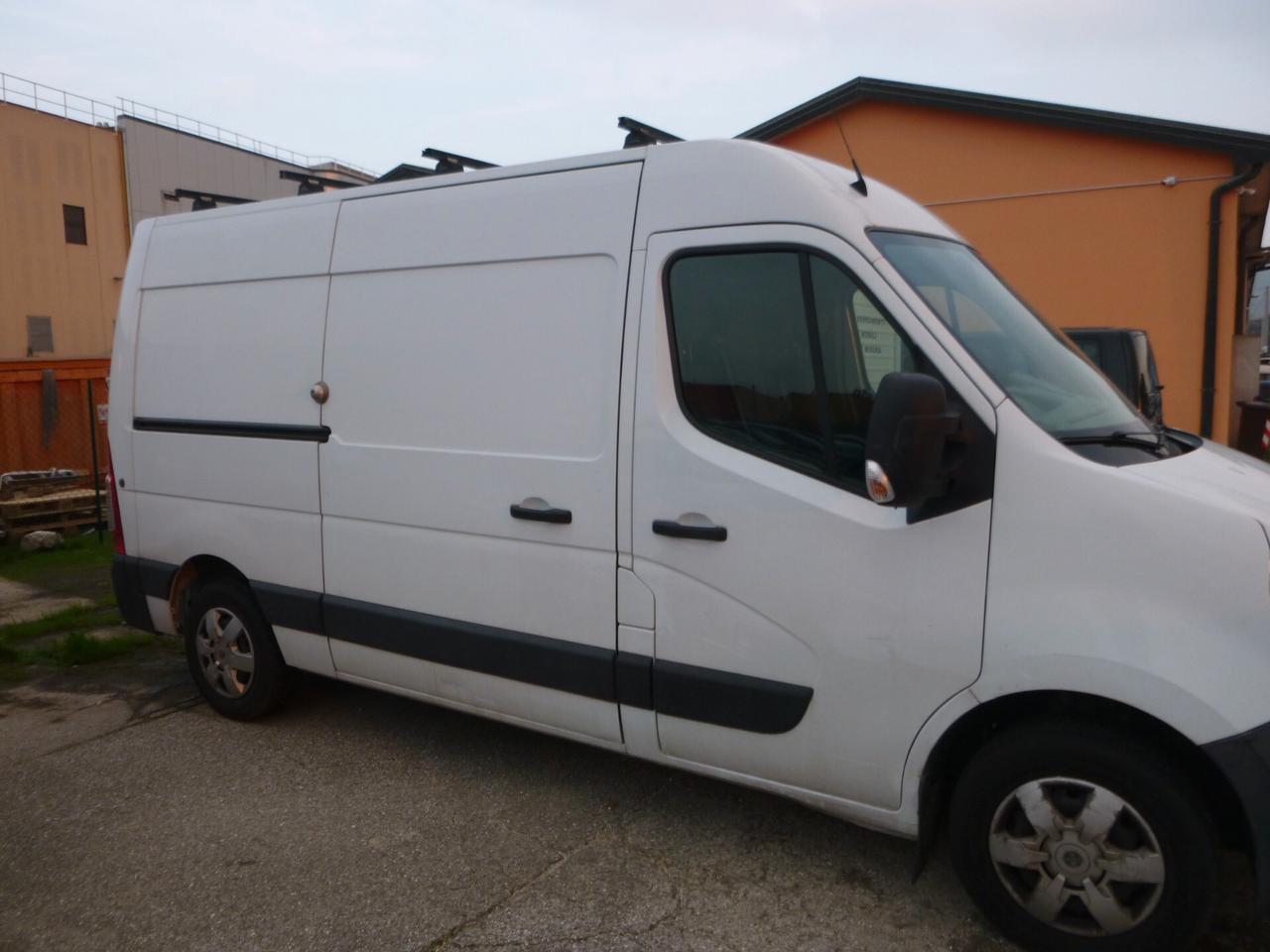 Nissan NV400 35 2.3 dCi PM-TA Furgone