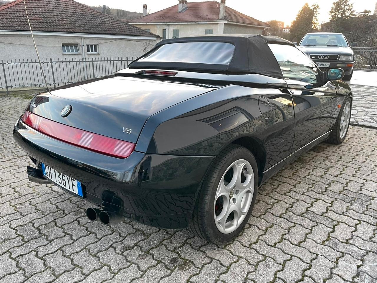 Alfa Romeo Spider 916 3.0 V6 Red Style