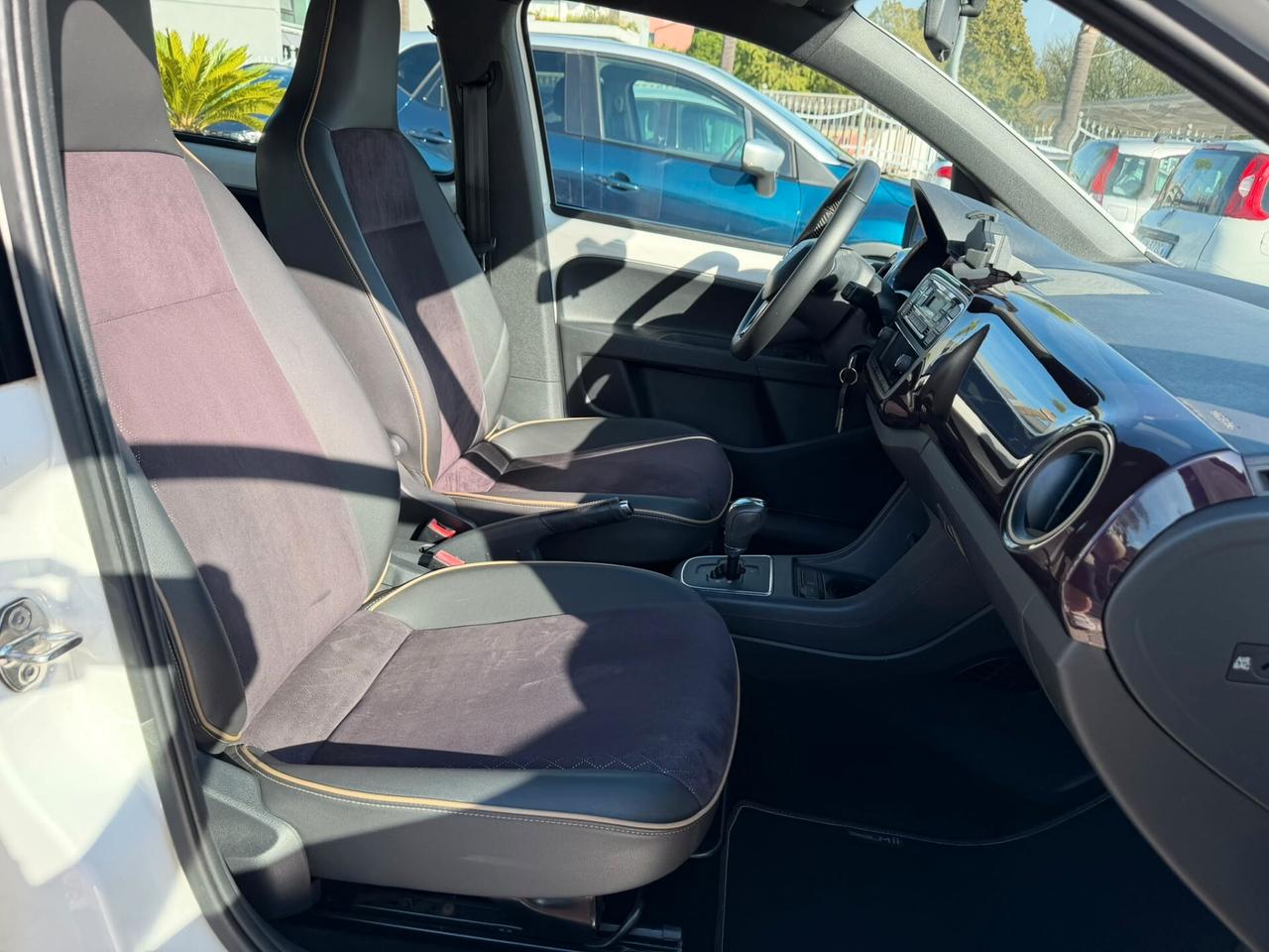 Seat Mii 1.0 ASG 60Cv by Cosmopolitan - automatica