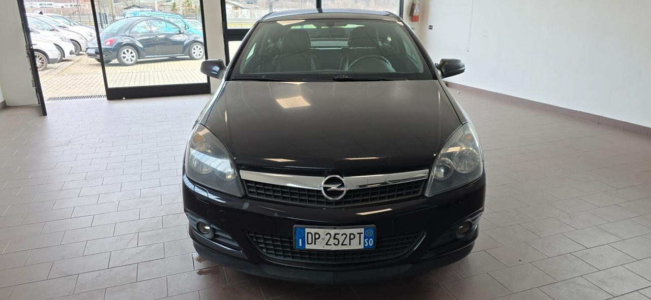 Opel Astra GTC 1.7 CDTI 125CV Neopatentati