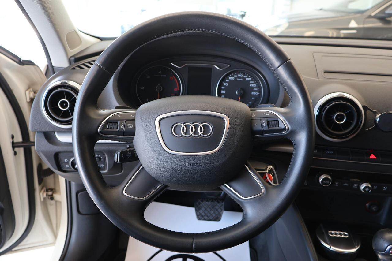 Audi A3 1.6 TDI clean diesel S tronic Attraction