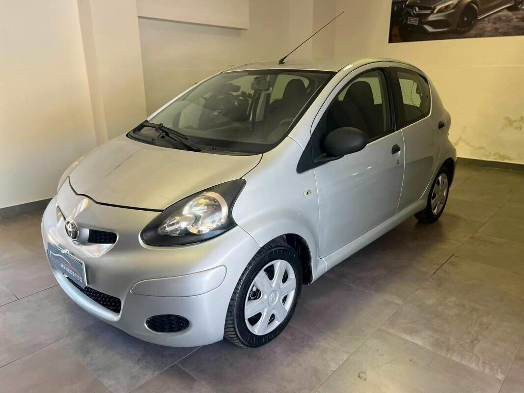 Toyota Aygo 1.0 12V VVT-i 2011