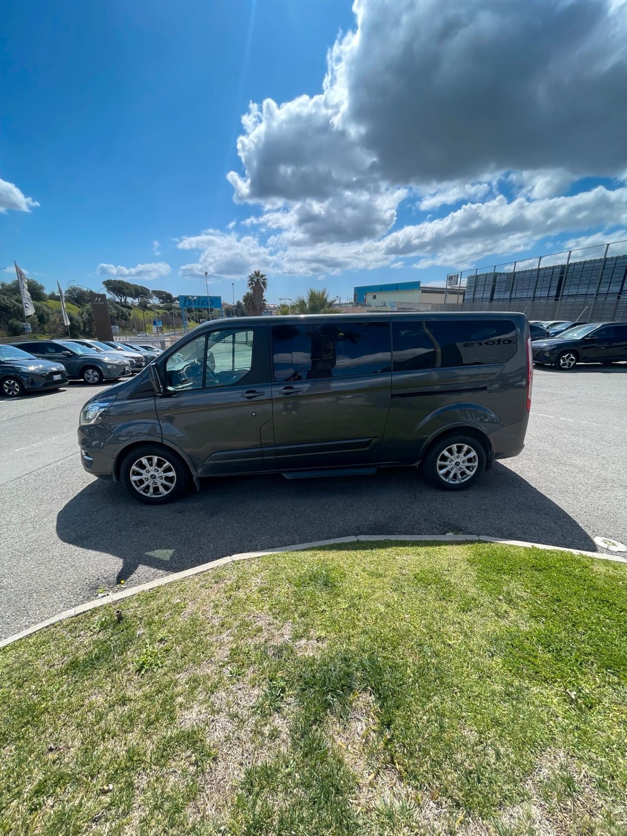 Ford Tourneo Custom 310 2.0 TDCi 170CV PL Titanium