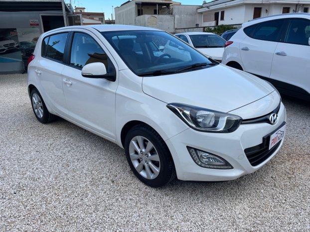 HYUNDAI i20 2ª serie - 2012