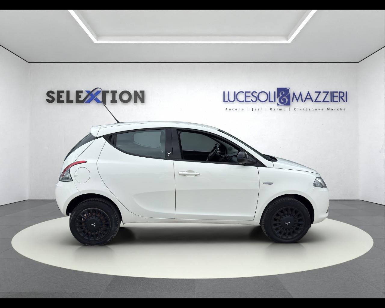 LANCIA Ypsilon 3ª serie - Ypsilon 0.9 TwinAir 85 CV 5 porte Metano