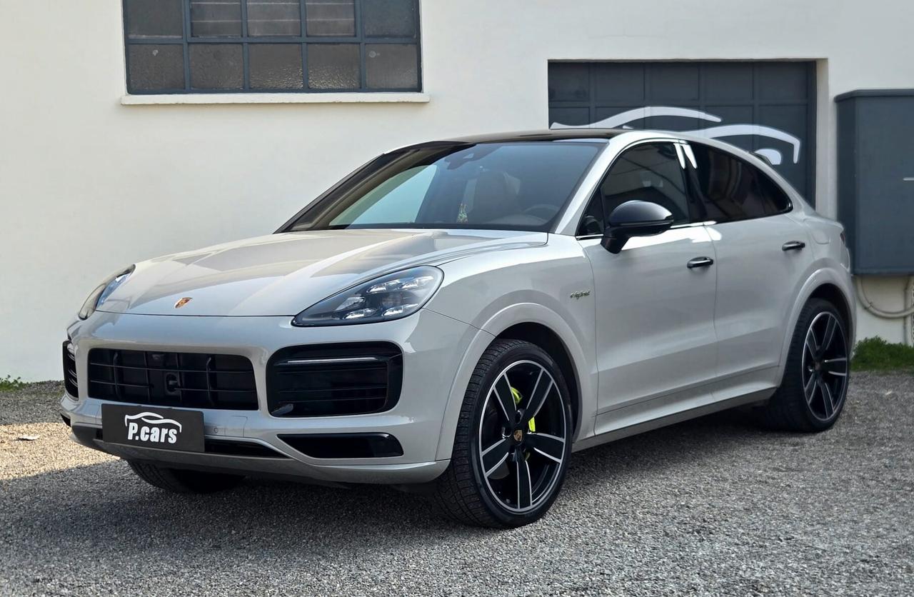 Porsche Cayenne Coupé 3.0 V6 E-Hybrid Platinum Edition