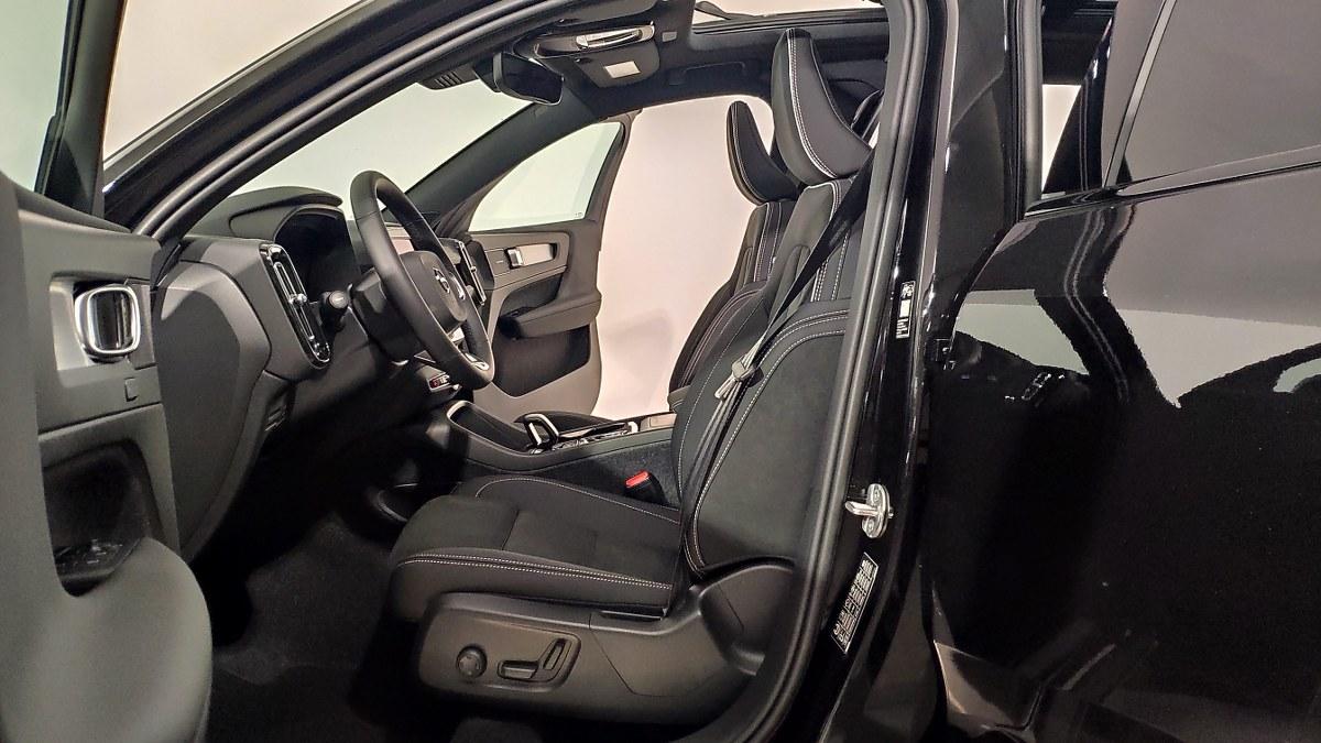 VOLVO Xc40 B3 Mild Hybrid Automatico Plus Dark