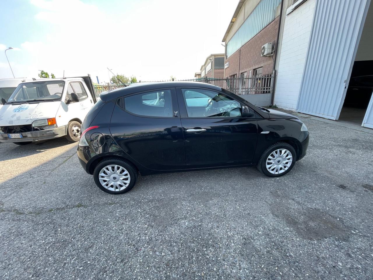 Lancia Ypsilon 1.2 69 CV Unyca