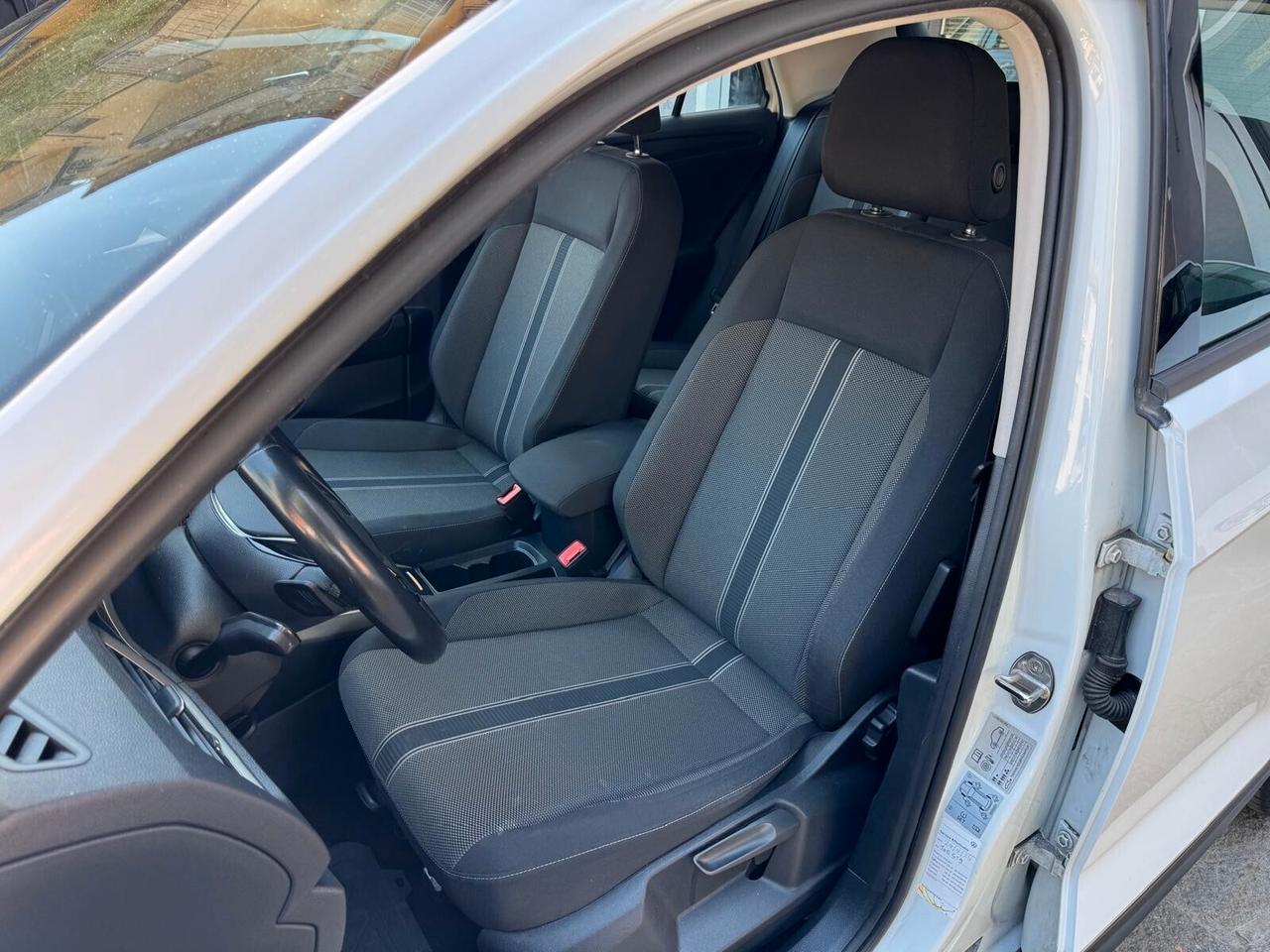 VW T-Roc 2.0 TDI SCR 150cv DSG BUSINESS BlueM Tech