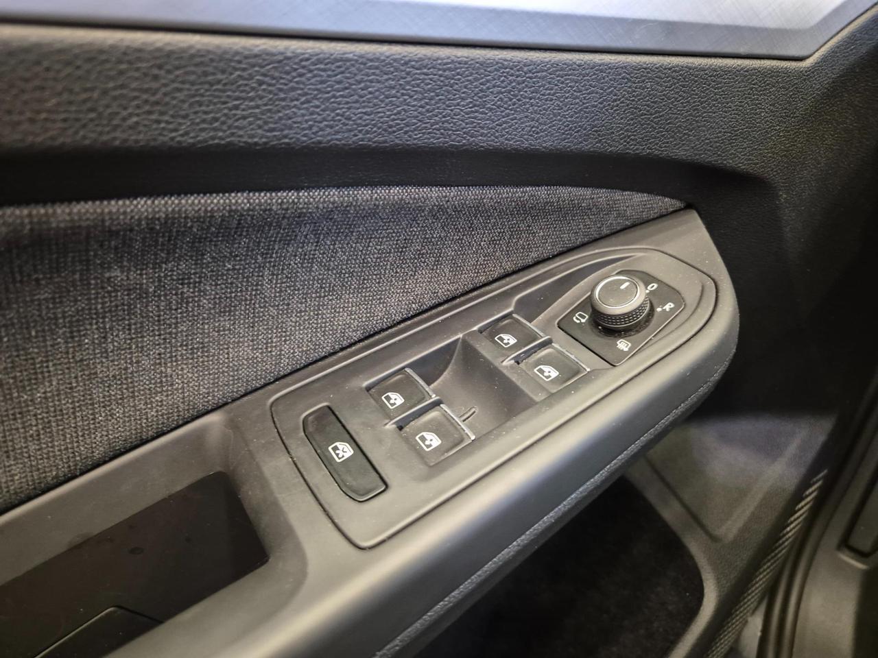 VOLKSWAGEN Golf 1.0 TSI EVO Life Business - NEOPATENTATI - Cam - Carplay