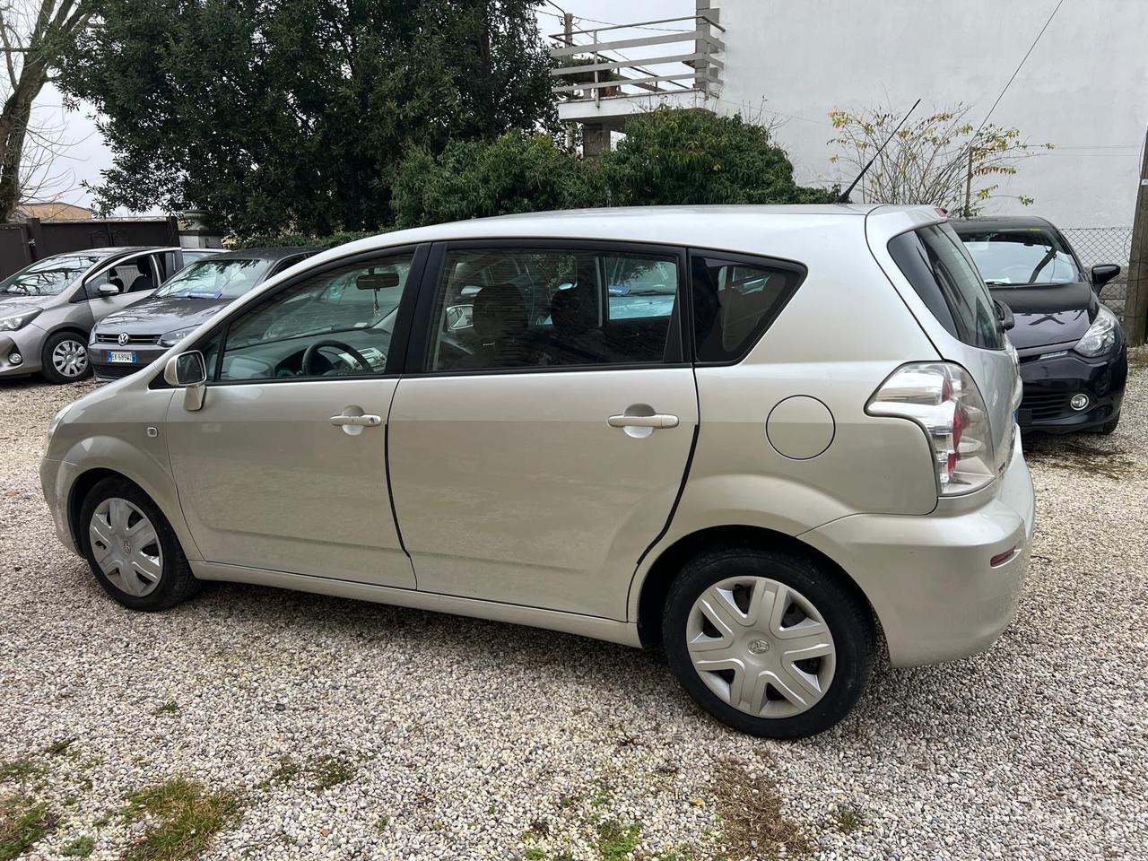 Toyota Corolla Verso 2.2 16V D-4D