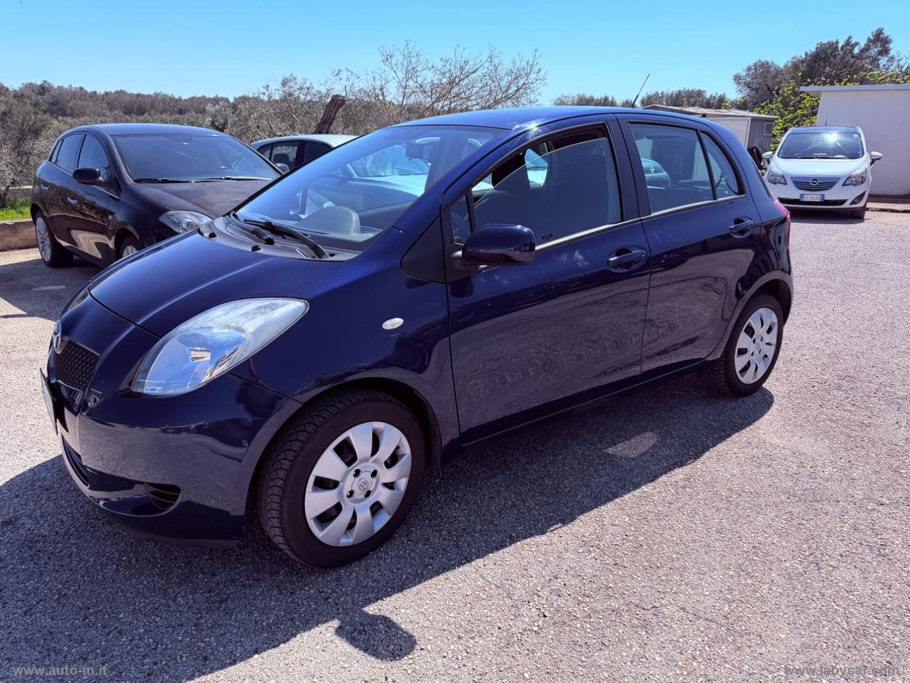 TOYOTA Yaris 1.0 5p. Sol