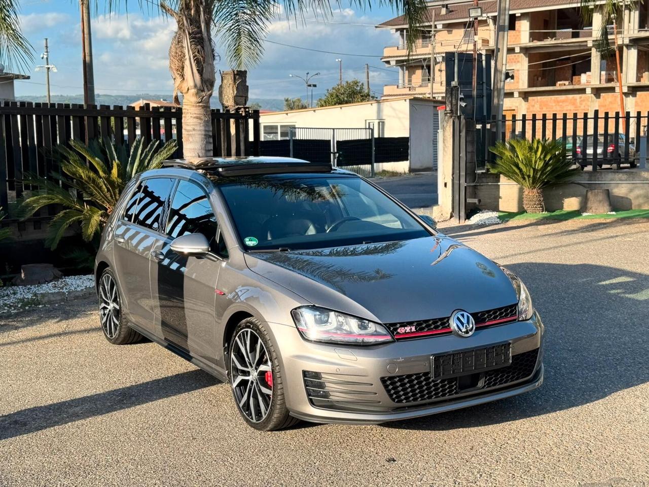 Volkswagen Golf GTI Golf GTI Performance 2.0 TSI DSG 5p. BlueMotion Technology