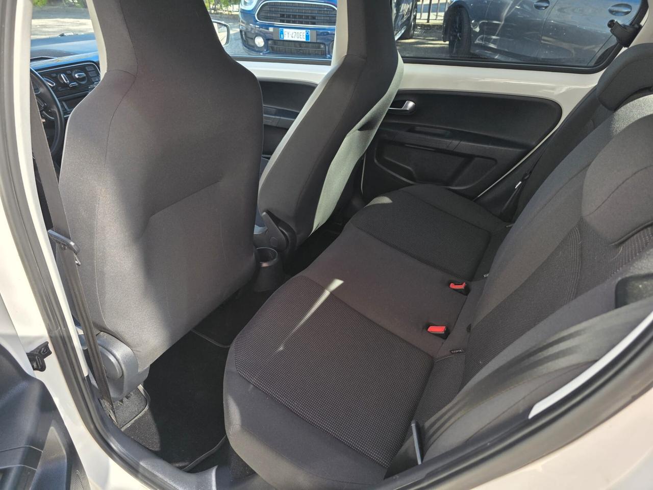 Volkswagen up! 1.0 75 CV 5p. high