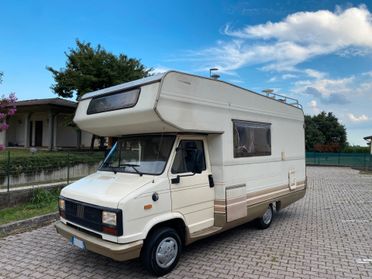 Peugeot J5 Ducato 2.5D Globetrotter Dethleffs 5Posti