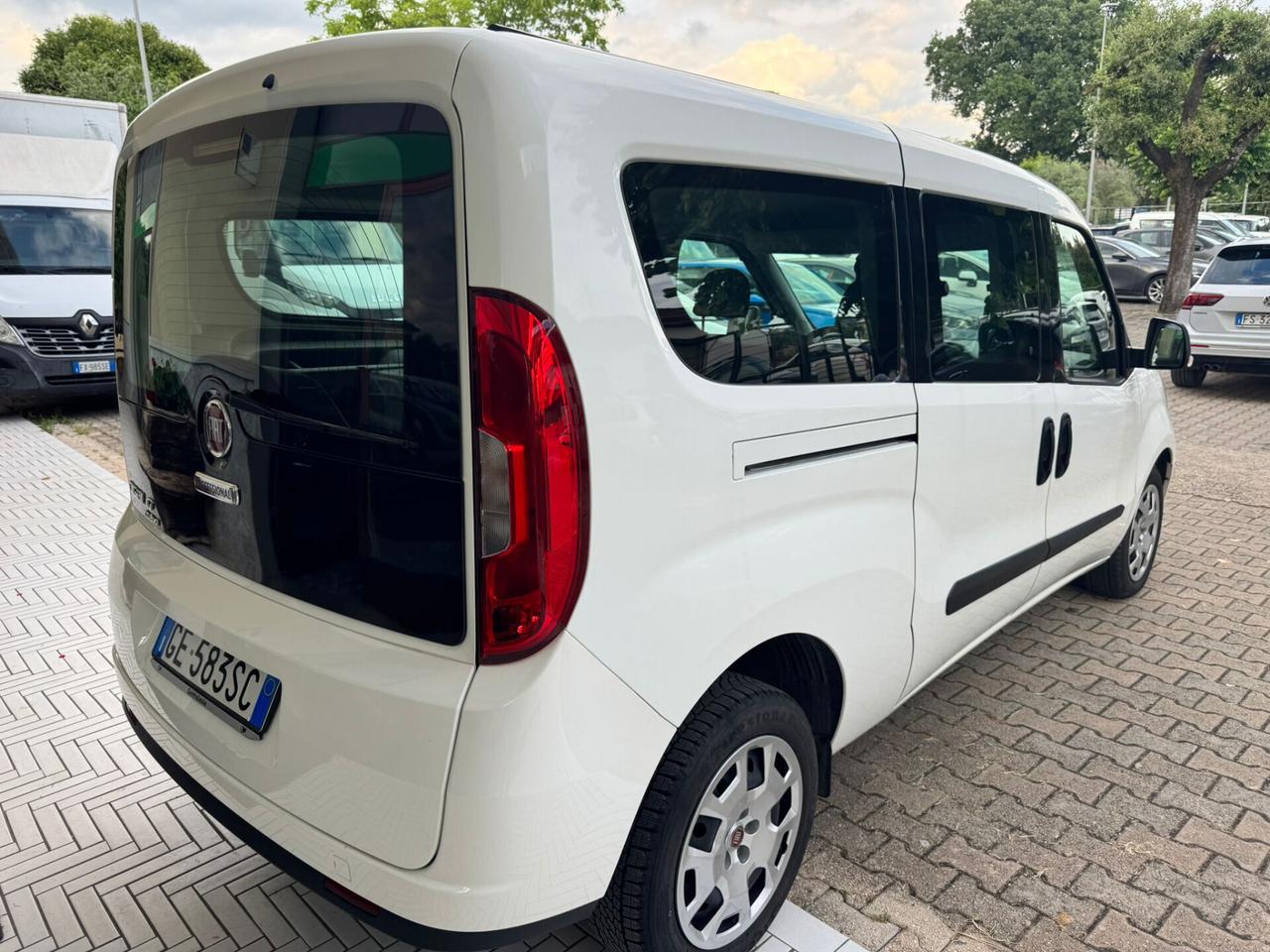 DOBLO CARGO MAXI LH1 LOUNGE 1.6 MJET 105 5 POSTI