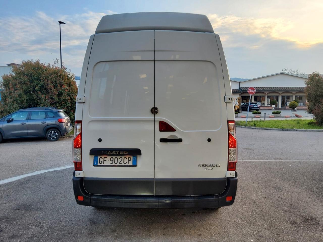 Renault Master T35 2.3 dCi 135