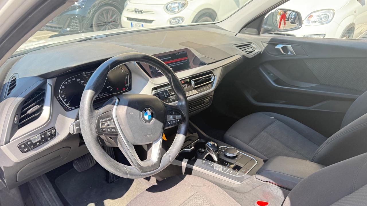 Bmw 118 118d 5p. Business Advantage LED NAVI CERCHI 18 PDC CLIMA AUTOMATICO