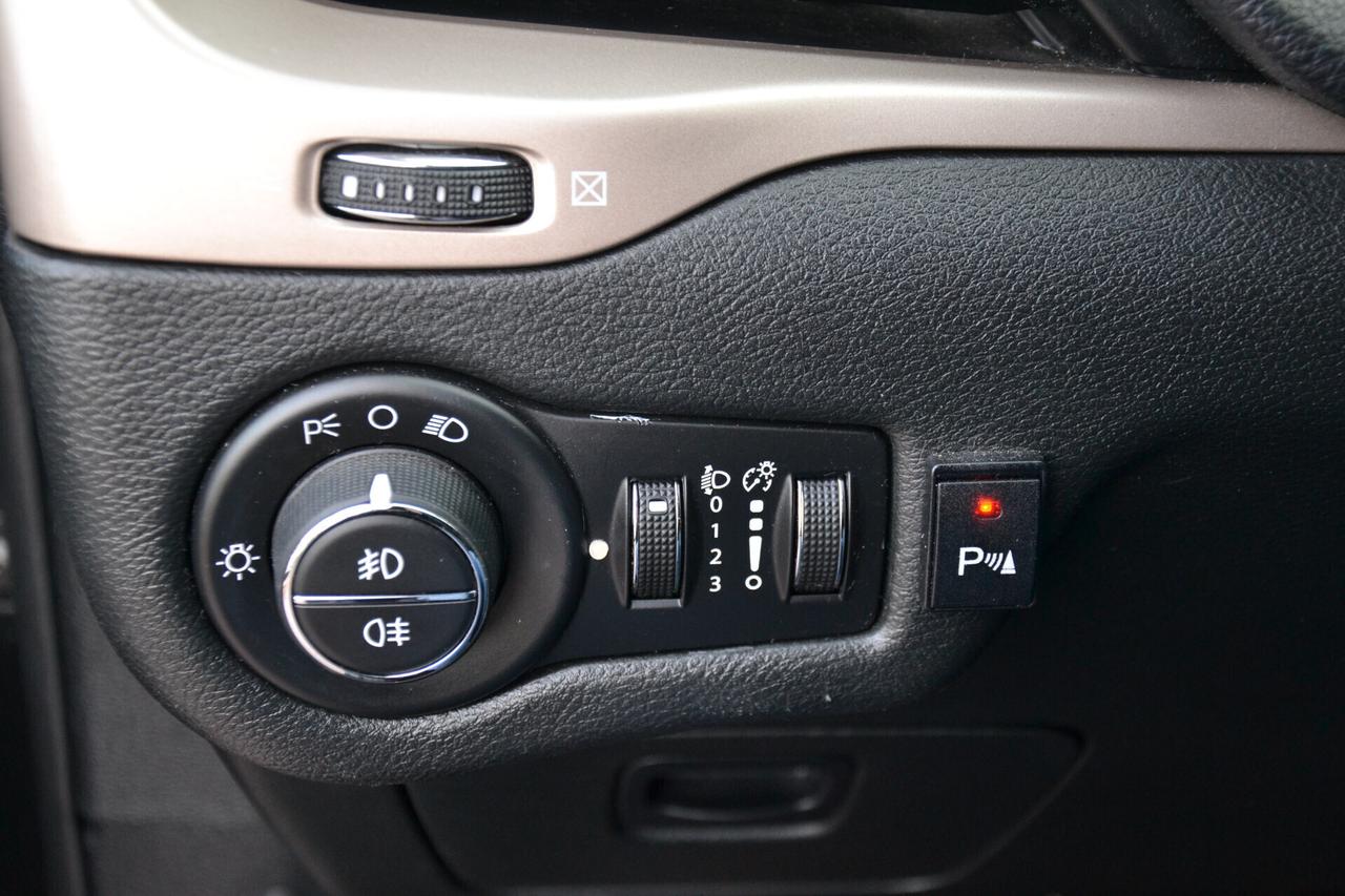 Jeep Cherokee 2.0 Mjt 170CV 4WD AUTOM.+ NAVI+PDC+LED+TEL+PRIVACY