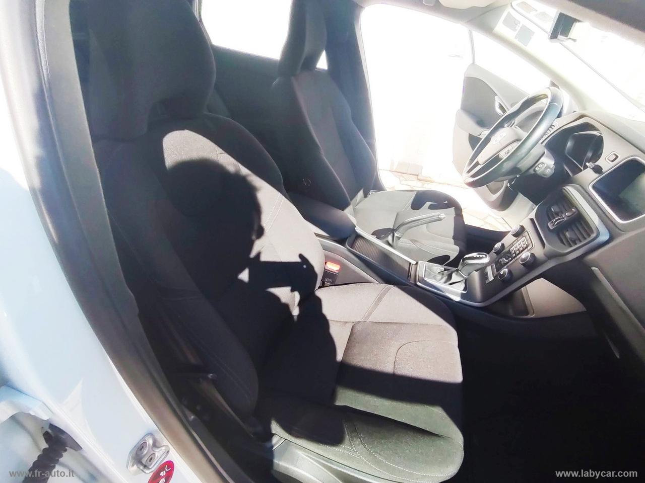 VOLVO V40 D2 1.6 Powershift Summum