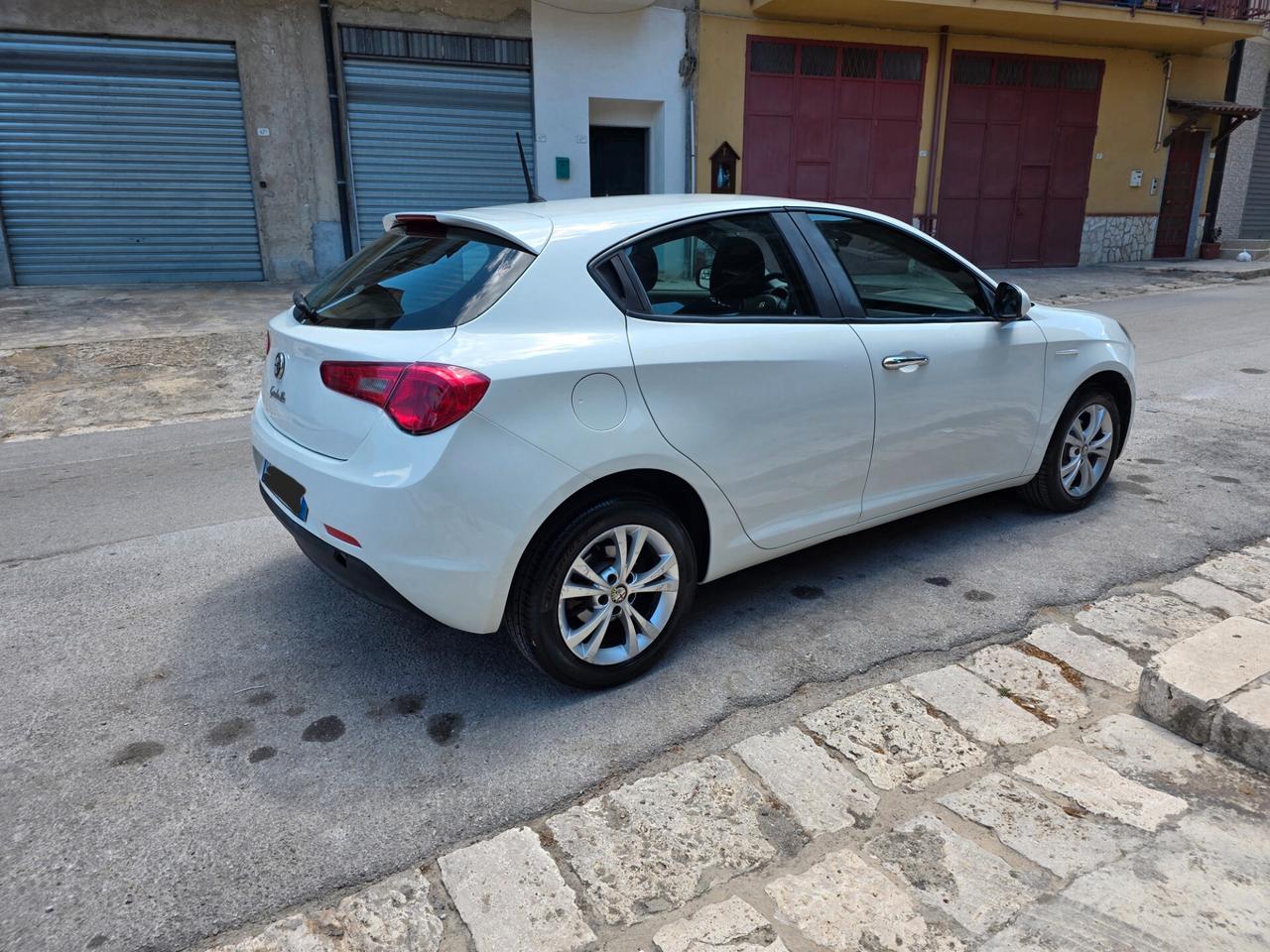 Alfa Romeo Giulietta 1.6 JTDm-2 120 CV Distinctive