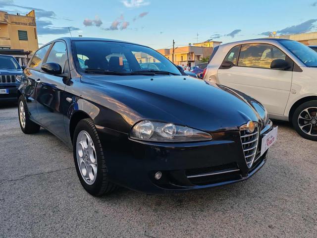 ALFA ROMEO 147 1.6 16V 105 cv 5 porte Distintive