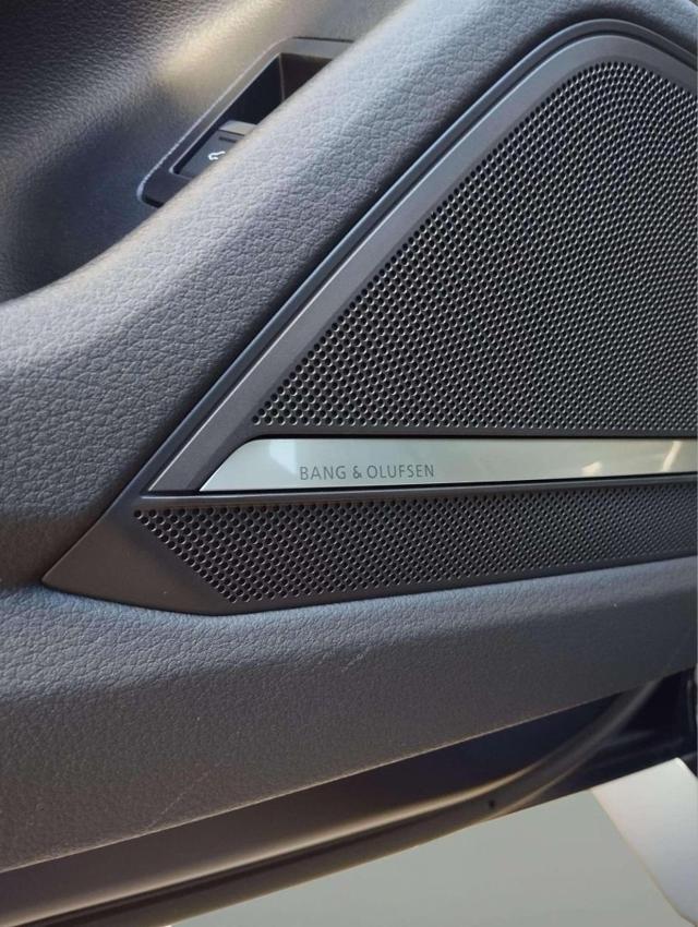 AUDI RS6 Avant 4.0 TFSI V8 quattro tiptronic Color esclusiv