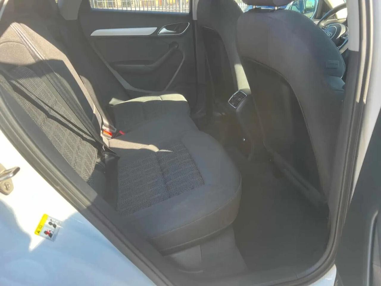 Audi Q3 2.0 TDI 120 CV S tronic line Edition