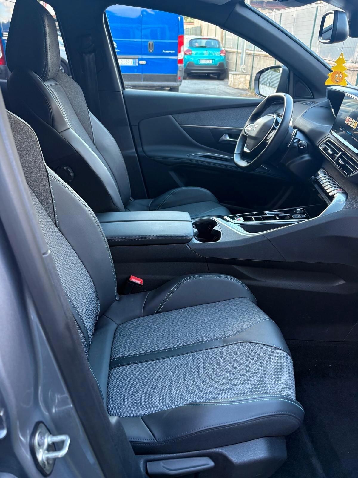 Peugeot 3008 BlueHDi 130 S&S EAT8 Allure KM 12300