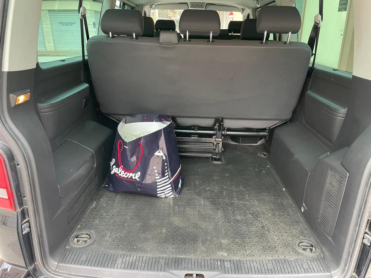 Volkswagen Multivan T5 Caravelle 9 POSTI 2.0 TDI 4Motion PC Comfortline