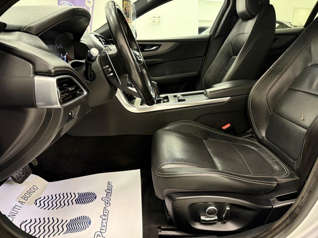Jaguar XE 2.0 D 180 CV aut. R-Sport
