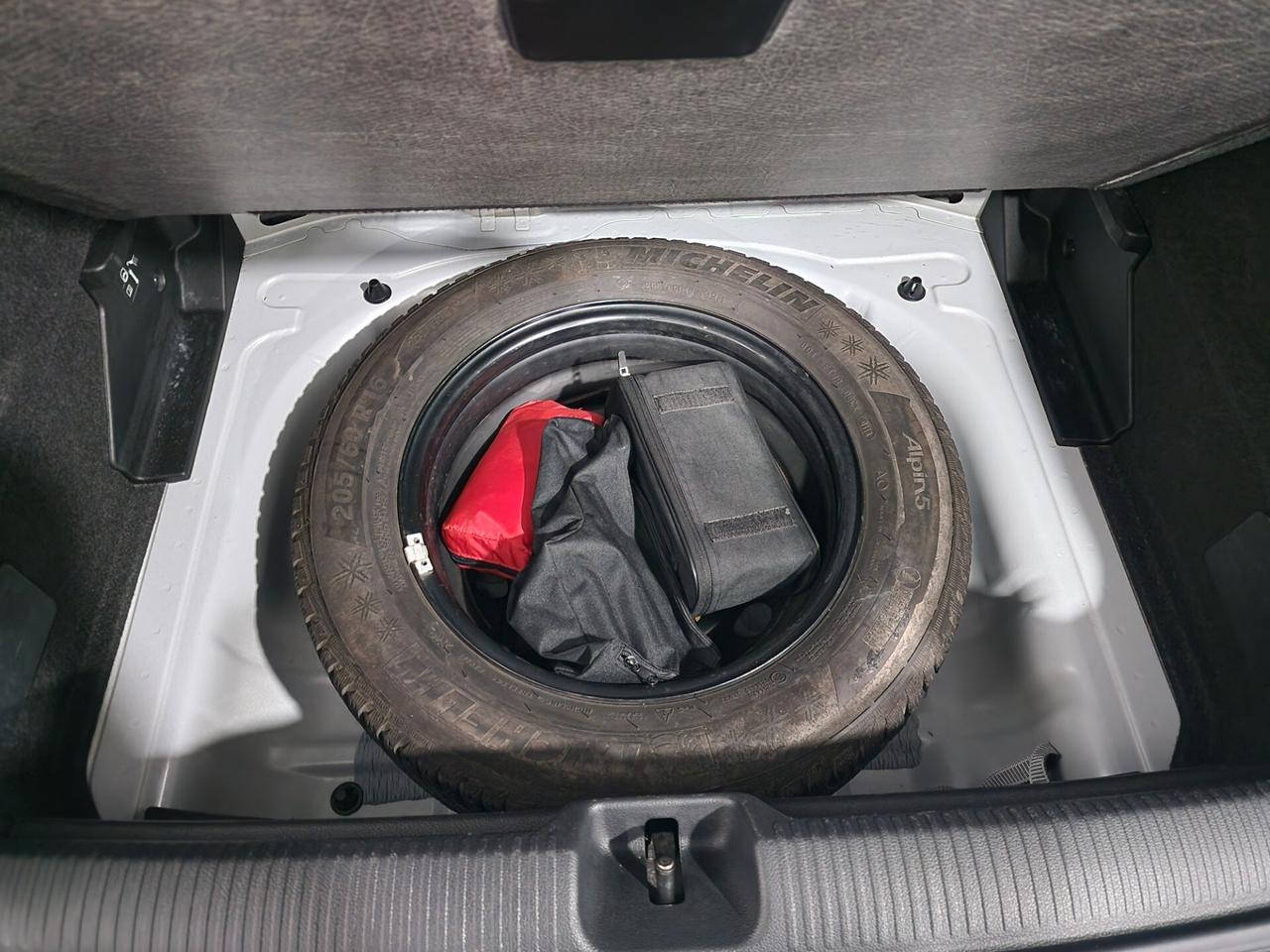 Audi Q2 30 TDI Business
