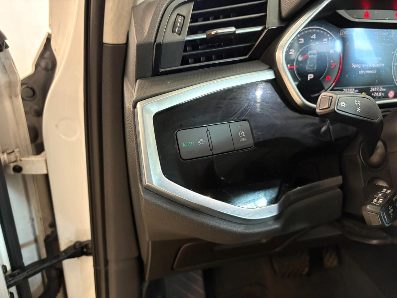 Audi Q3 35 1.5 tfsi mhev s-tronic