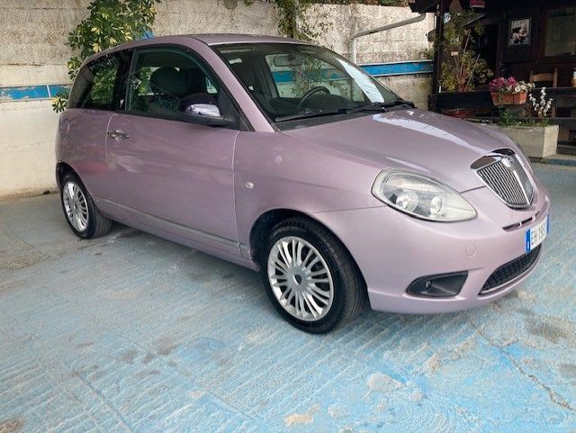 Lancia Ypsilon 1.3 MJT 75 CV Diva