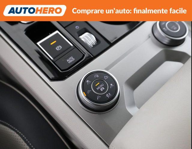 VOLKSWAGEN Touareg 3.0 V6 TDI 286 CV SCR Style